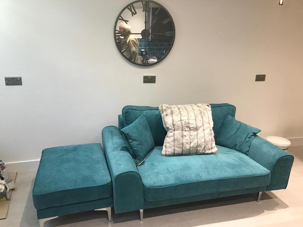 Apartment Charming 2-bed Flat In *