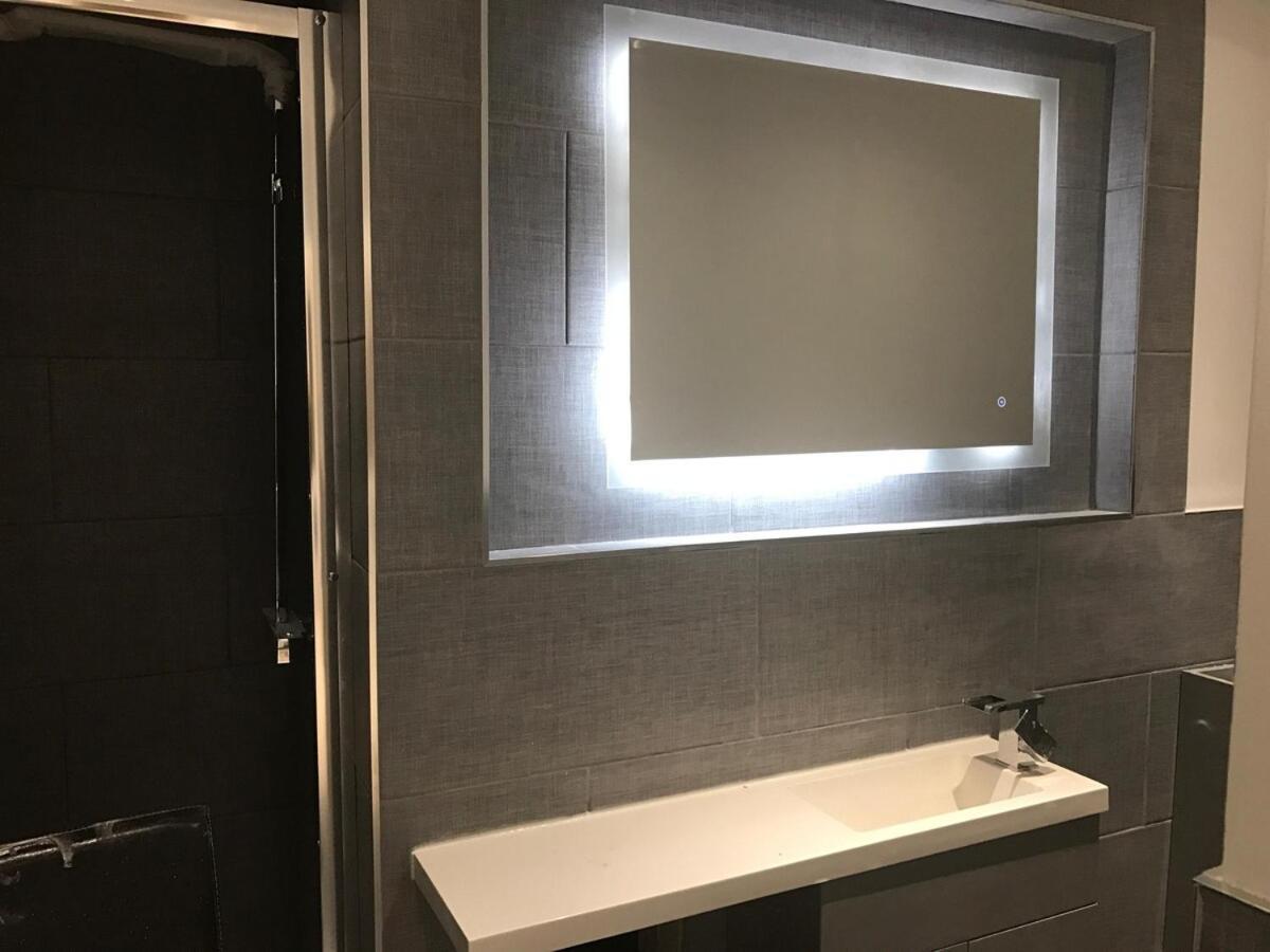 Apartment Charming 2-bed Flat In Swansea