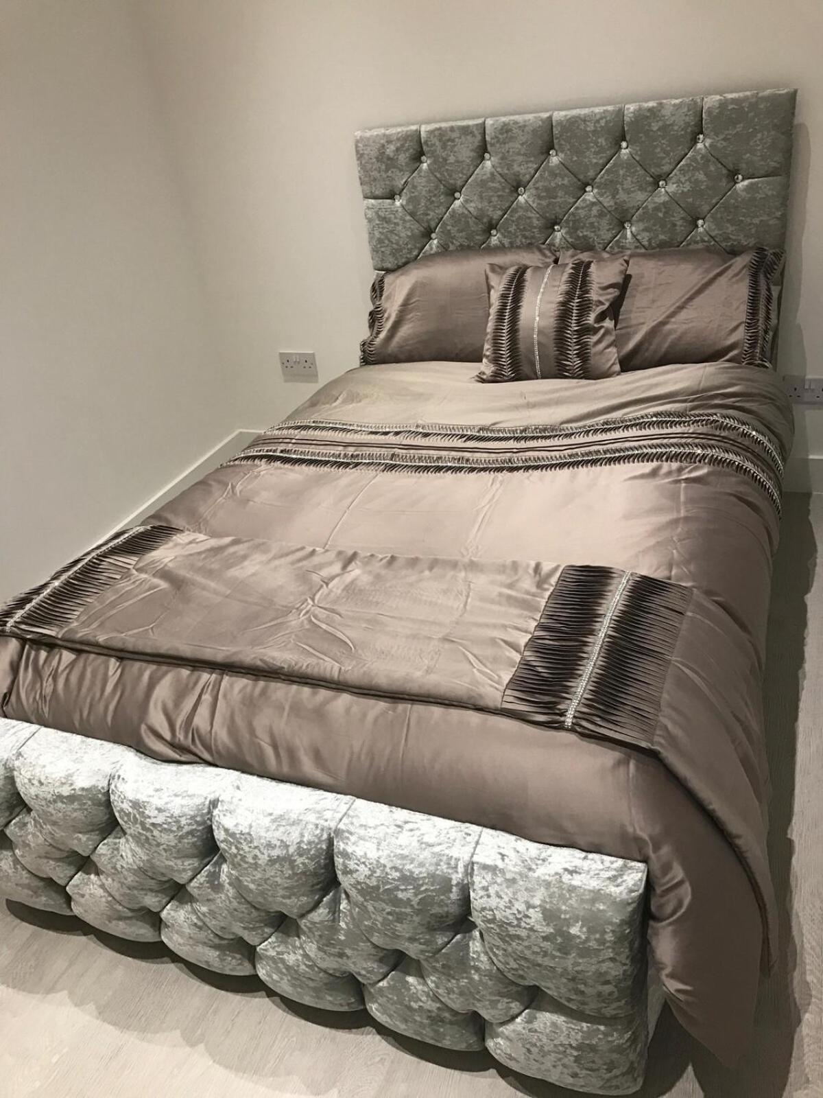 Charming 2-bed Flat In Apartment